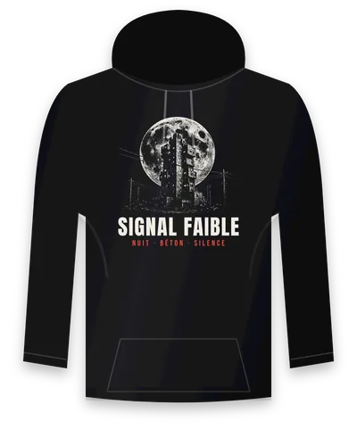 Hoodie noir avec le design « Signal Faible » : une tour en béton devant la lune, avec « Nuit · Béton · Silence »